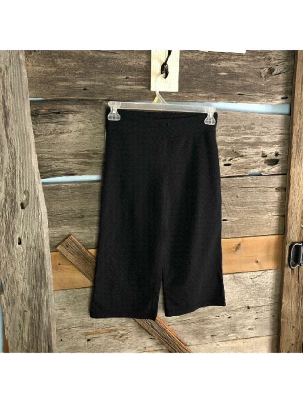 𝅺lululemon Size 4 Black/White Capri Pants